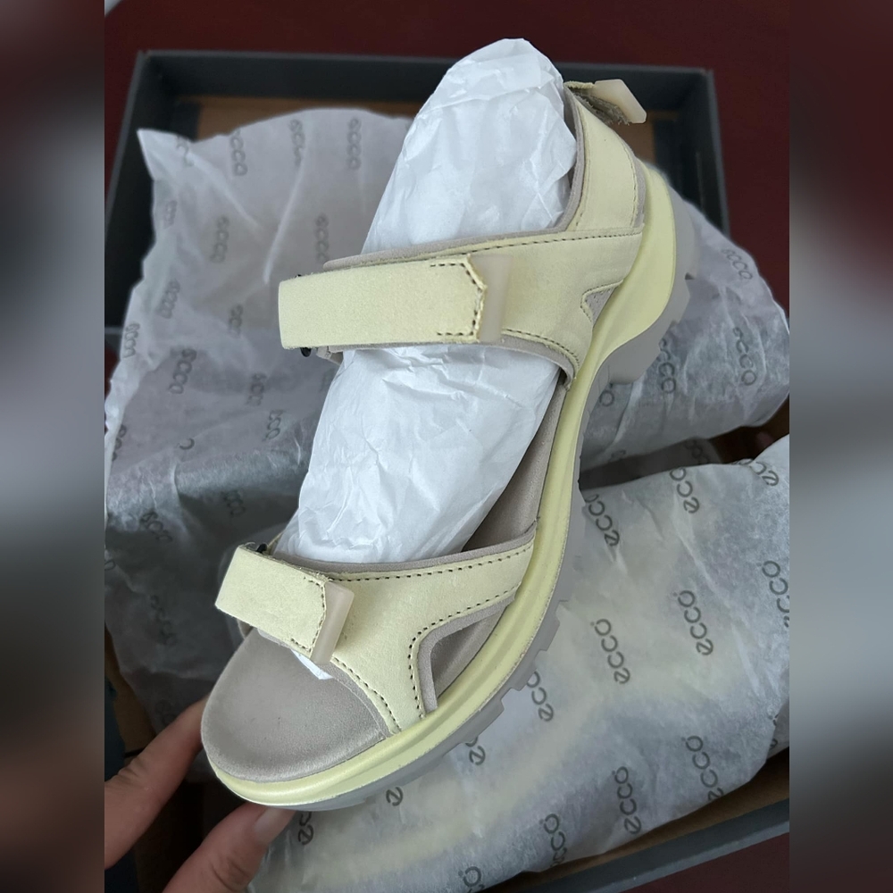 ECCO women's sandals size 36